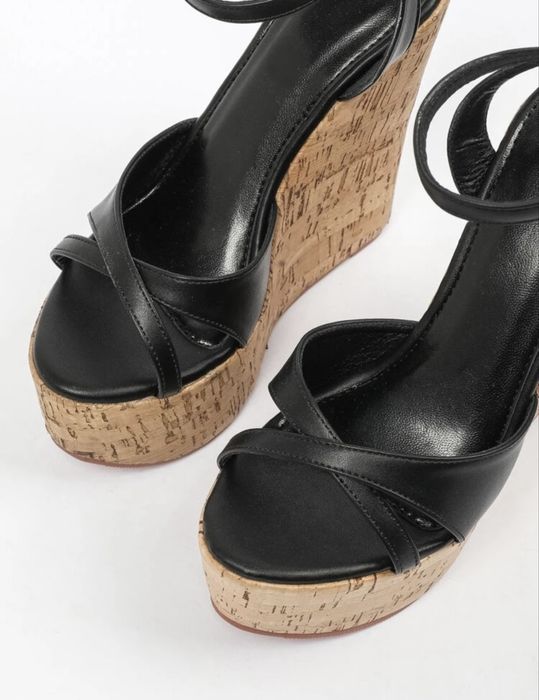 Сандали на платформа