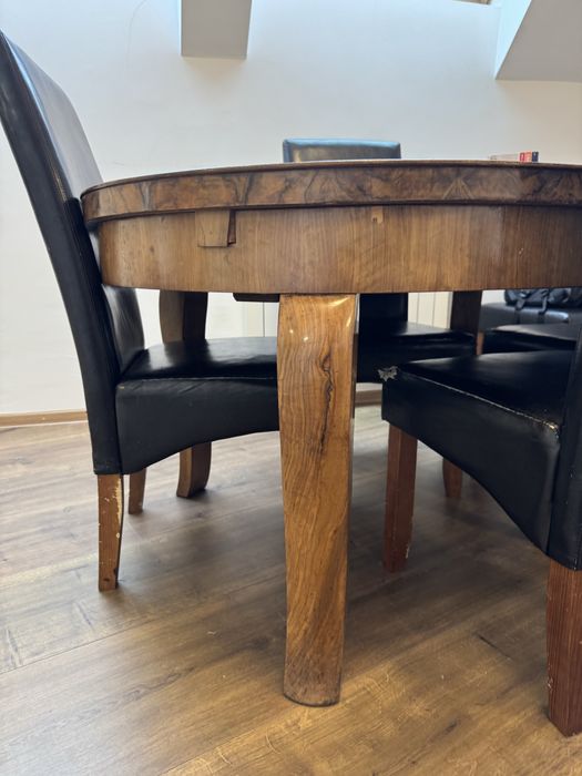 Масивна трапезна маса от орех