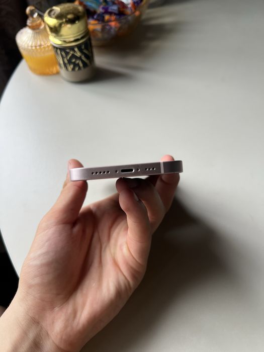 IPHONE 13 в идеальном состоянии