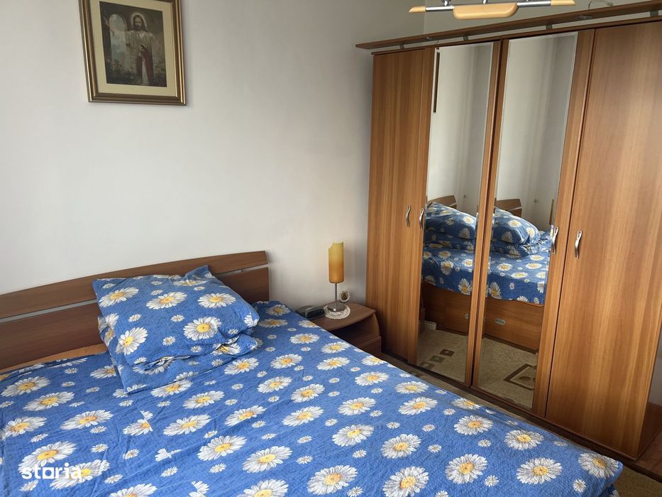 Apartament de vânzare 3 camere , zona Decebal
