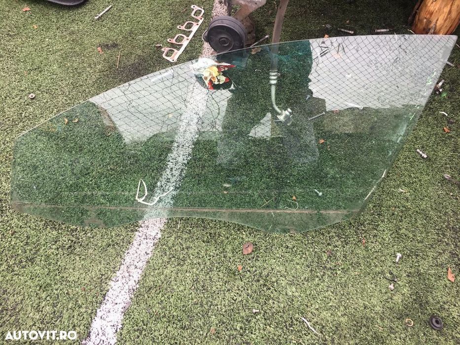 Geam Usa / Portiera Stanga Fata VW Passat B7 2010 - 2015