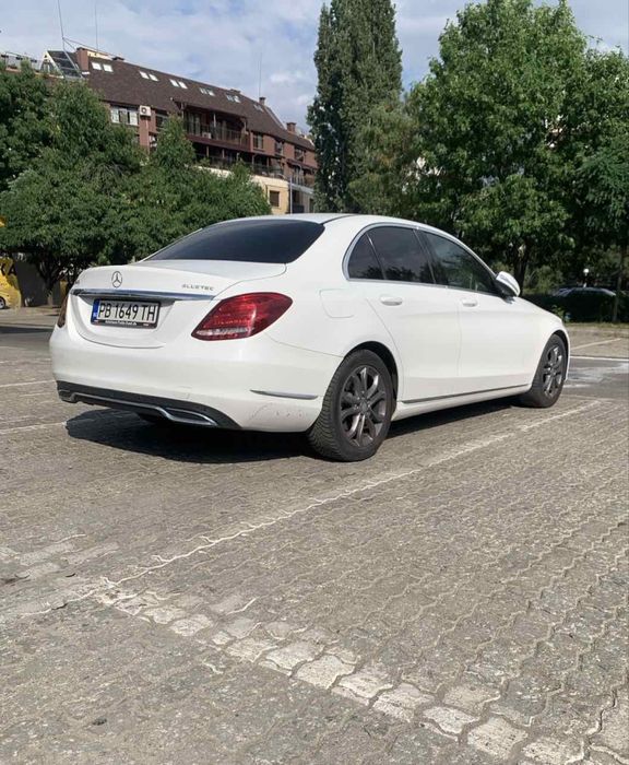 Mercedes-Benz C 220