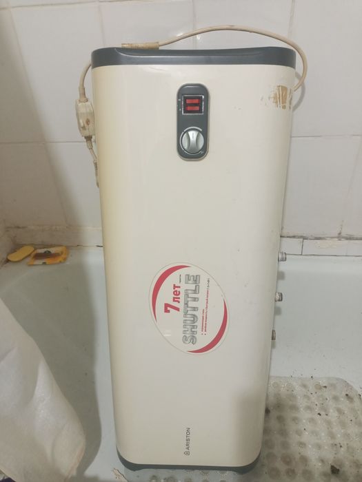 Продам водонагреватель фирмы Аристон!