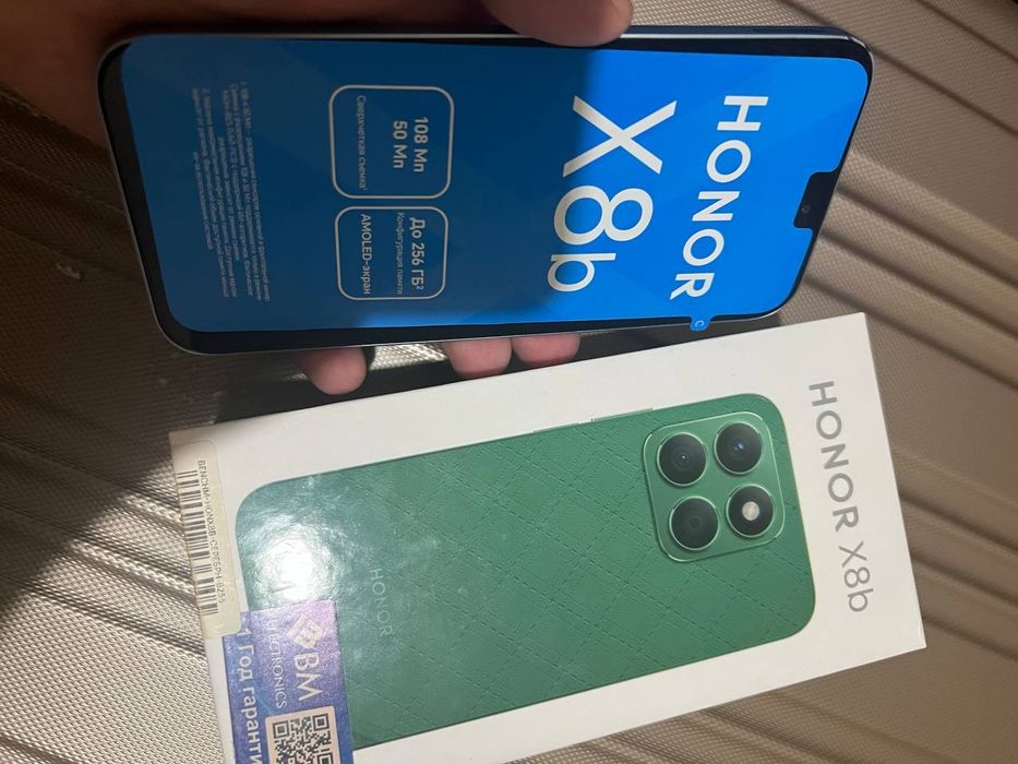 Honor X8b 8/256.