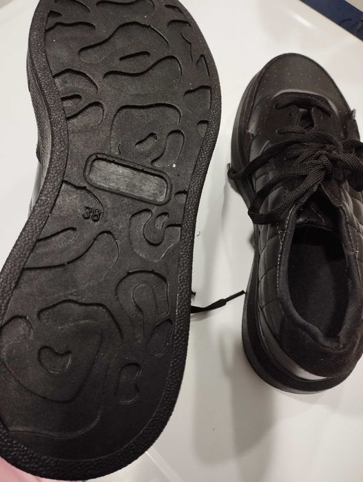 Кроссовки Турция 37 размер