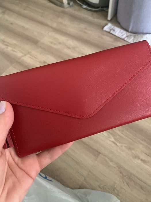 Дамски портмоне