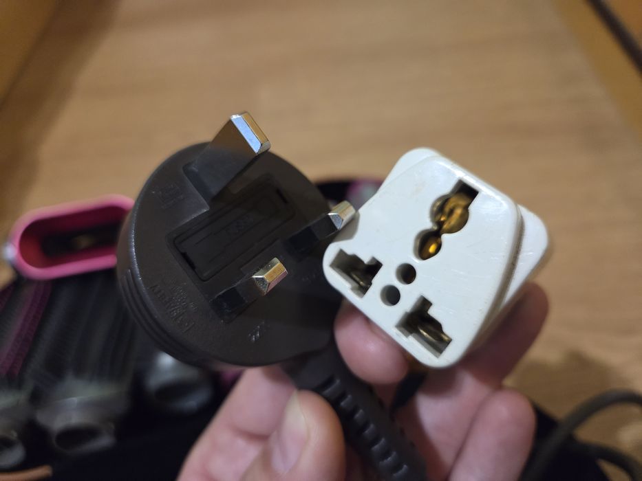 Dyson Airwrap Complete  чисто НОВ сешоар/ маша/ четка