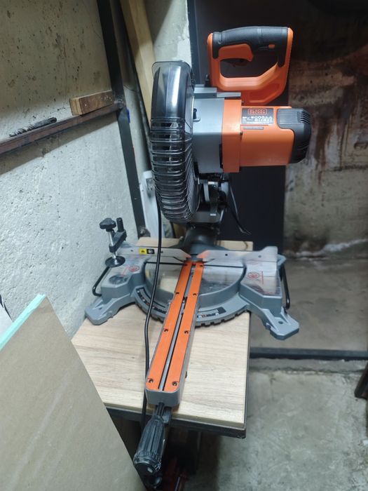 Циркуляр Black and Decker