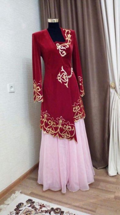 Казахская национальная одежда.