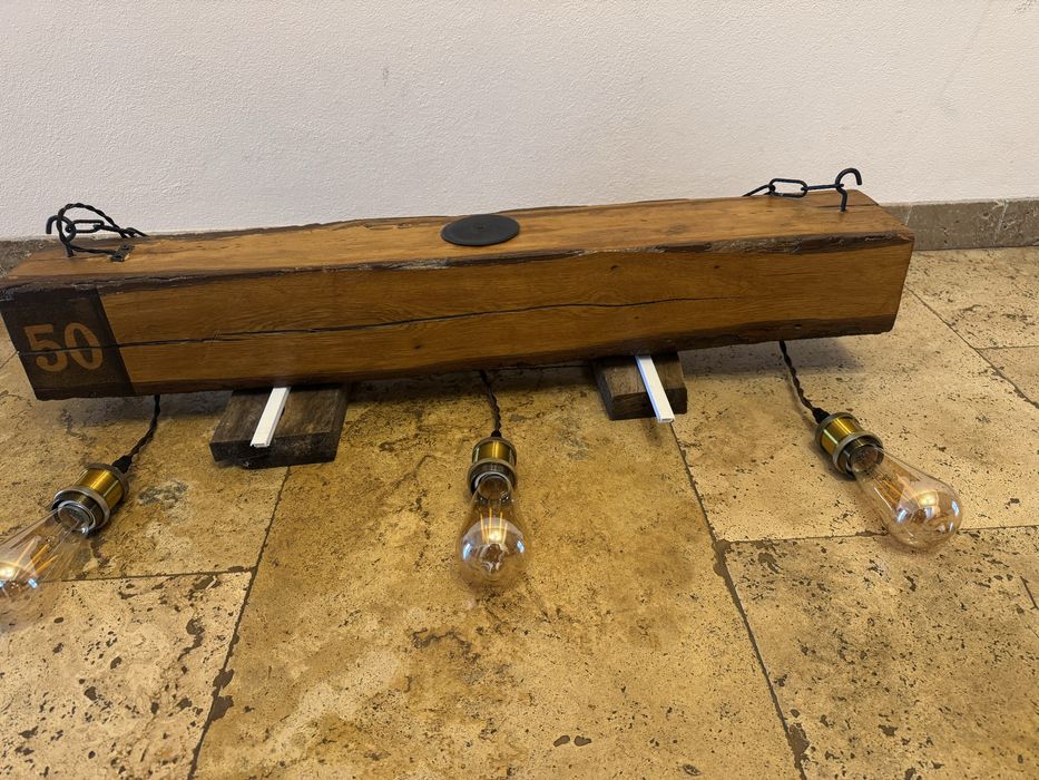 Candelabru rustic din stejar, vechimea lemnului fiind de aprox 100 ani