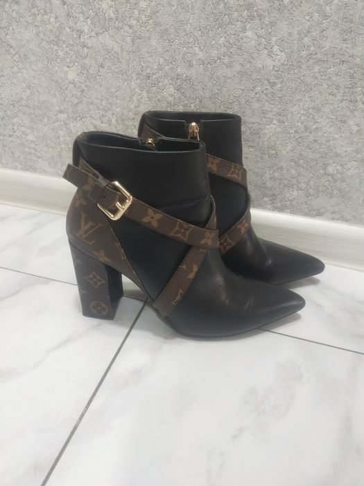 Ботинки натуральная кожа.