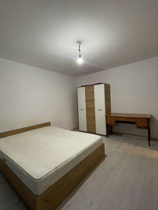 garsoniera roman de inchiriat