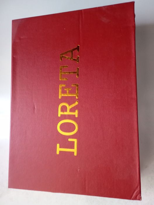 Женская обувь . ..