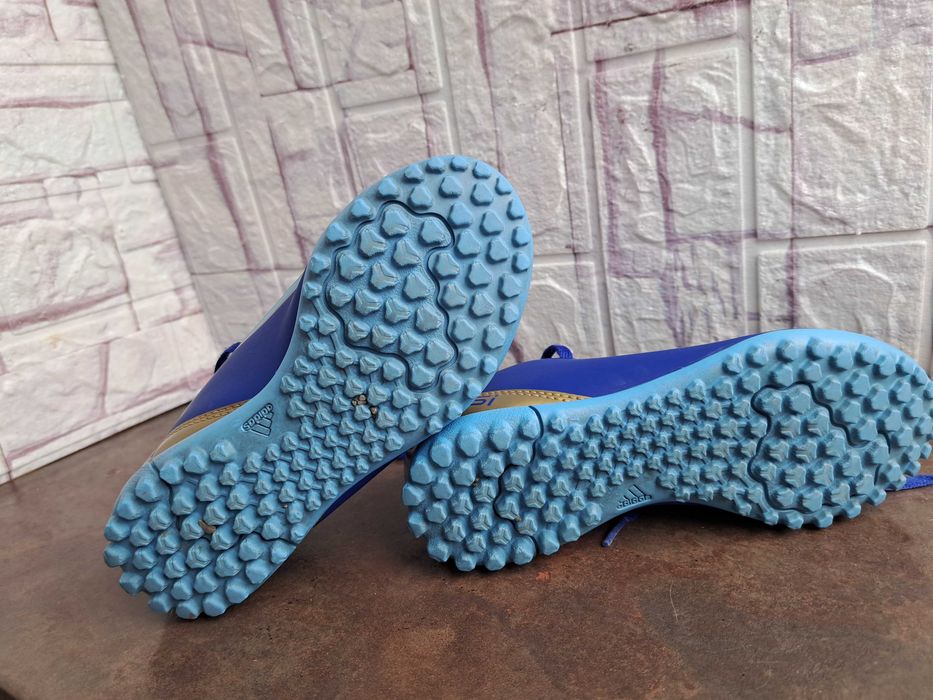 маратонки,кецове,спортни обувки футболни стоножки,Adidas,ном 31,адидас