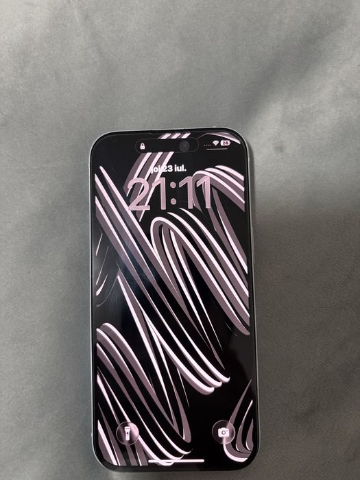 Iphone 15 perfect functionabil,pret negociabil.
