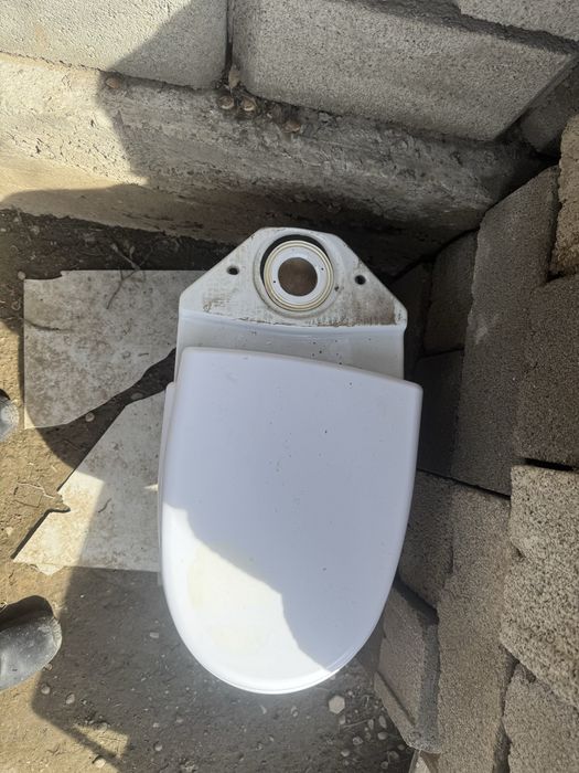 Продам Унитаз хорошй состояние