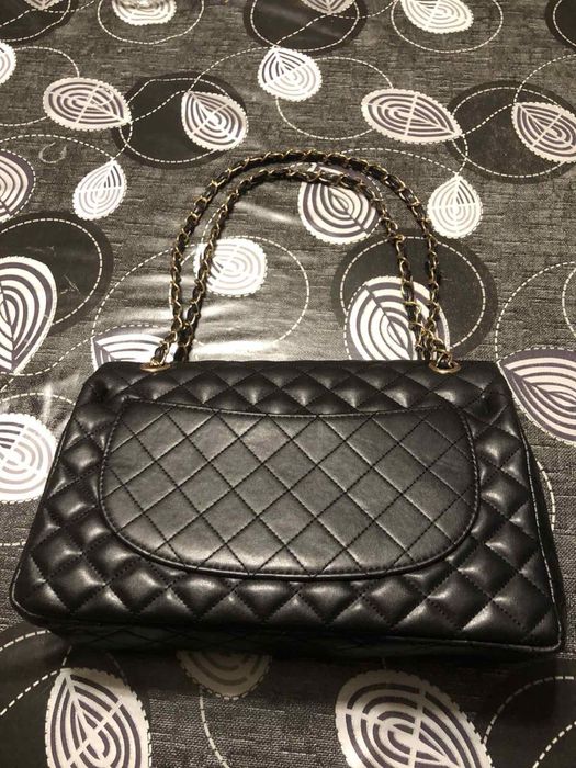 Продава се чанта на Chanel