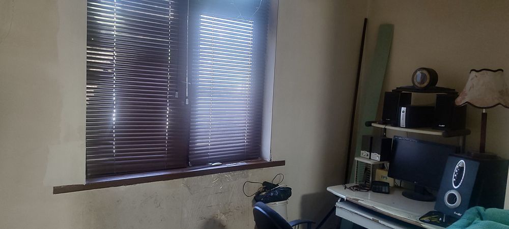 Продается 2 комн, 1й этаж,  Феруза школа 205