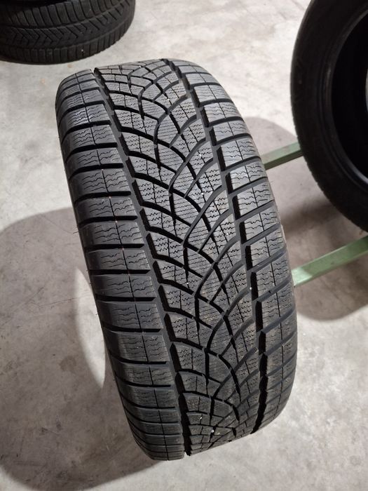2 Anvelopele de iarnă  245 55 r17 Goodyear
