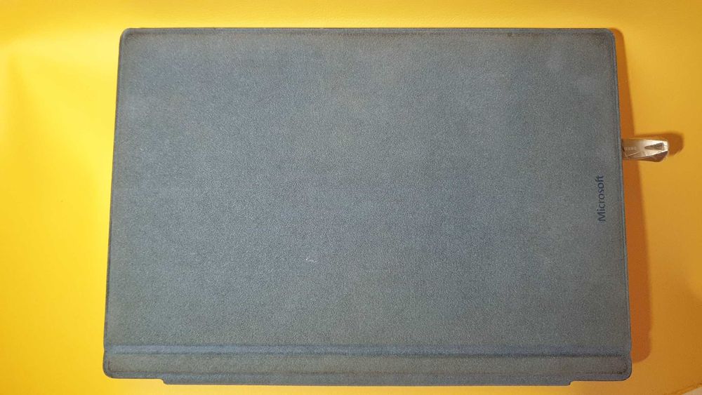 Surface pro 5 i5-7 8\256gb