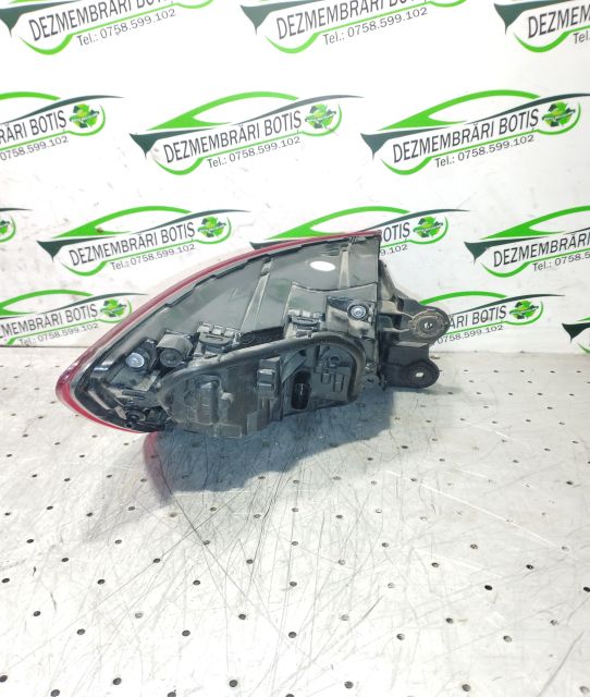 Lampa / Tripla stop dreapta pe aripa 8W9.945.070 Audi A4 B9
