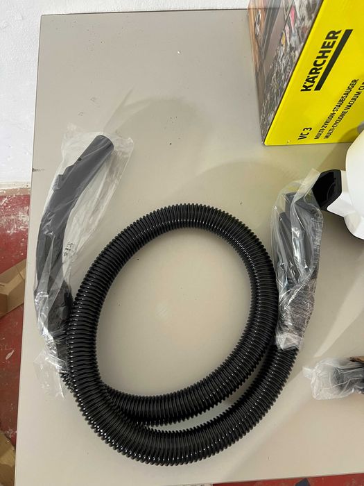 Kärcher VC 3 – Aspirator fără sac, 700 W, filtru HEPA, recipient lavabil