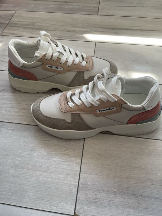 Sneakers Disquared2