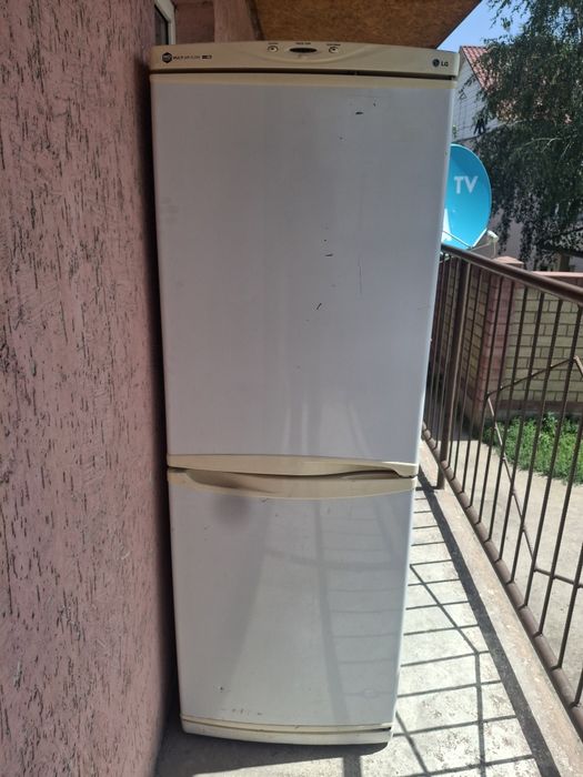 Продам холодильник елжи
