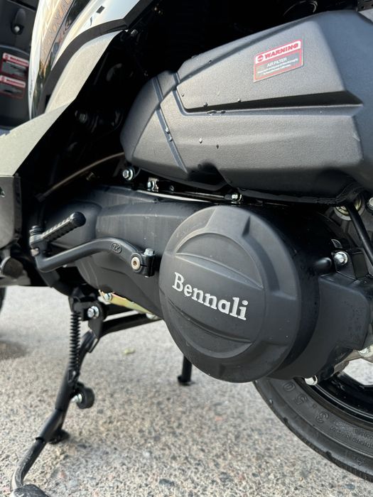M8 Bennali 150cc Мопед / Скутер