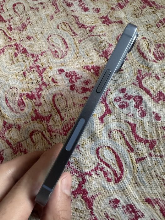 IPhone 14 с гаратнией