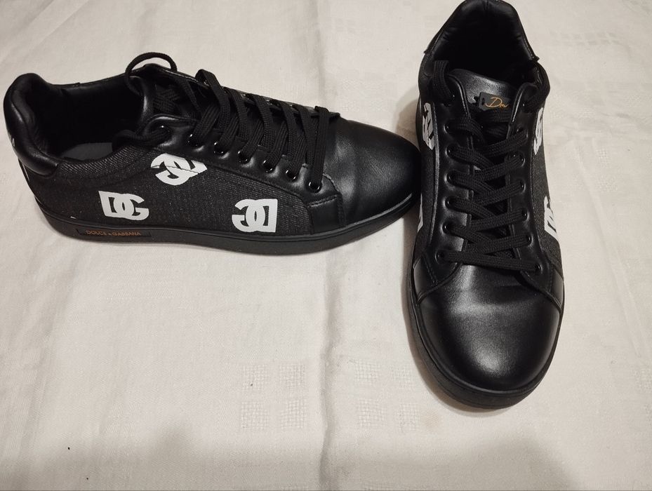 Продается мужская обувь 39 40 размера.