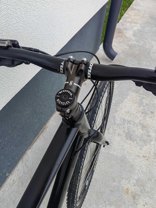 Kona 28", M размер, градски хибрид алуминиев велосипед, хидравлични спирачки