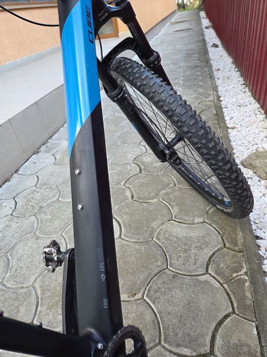 Bicicleta carbon Cube Reaction 29"