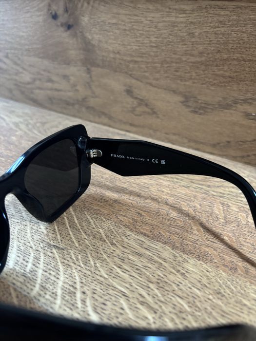 дамски слънчеви очила Prada