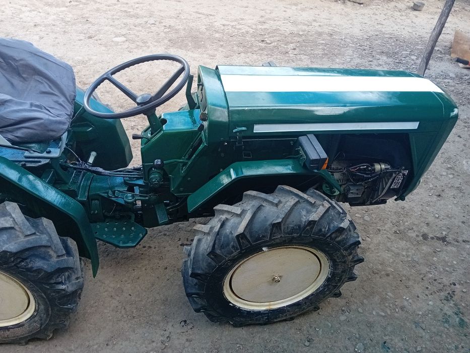 Tractor ferrari 75 articulat