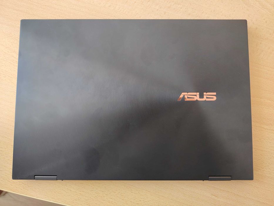 ASUS ZenBook Flip S като нов