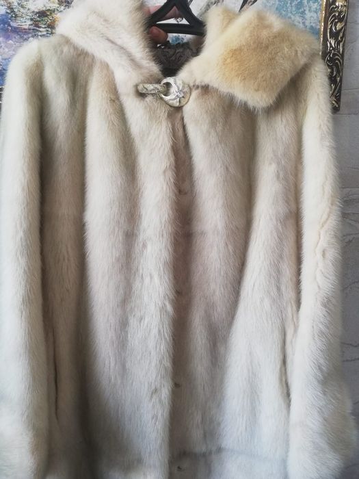 Норковая шуба с капюшоном