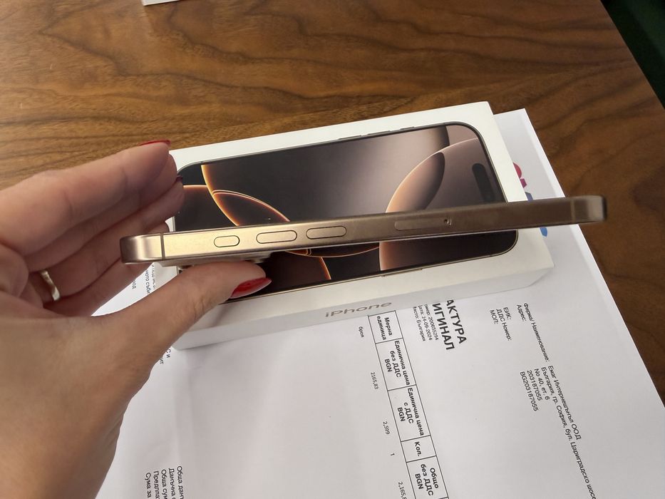 iPhone 16 Pro 256 GB Desert Titanium