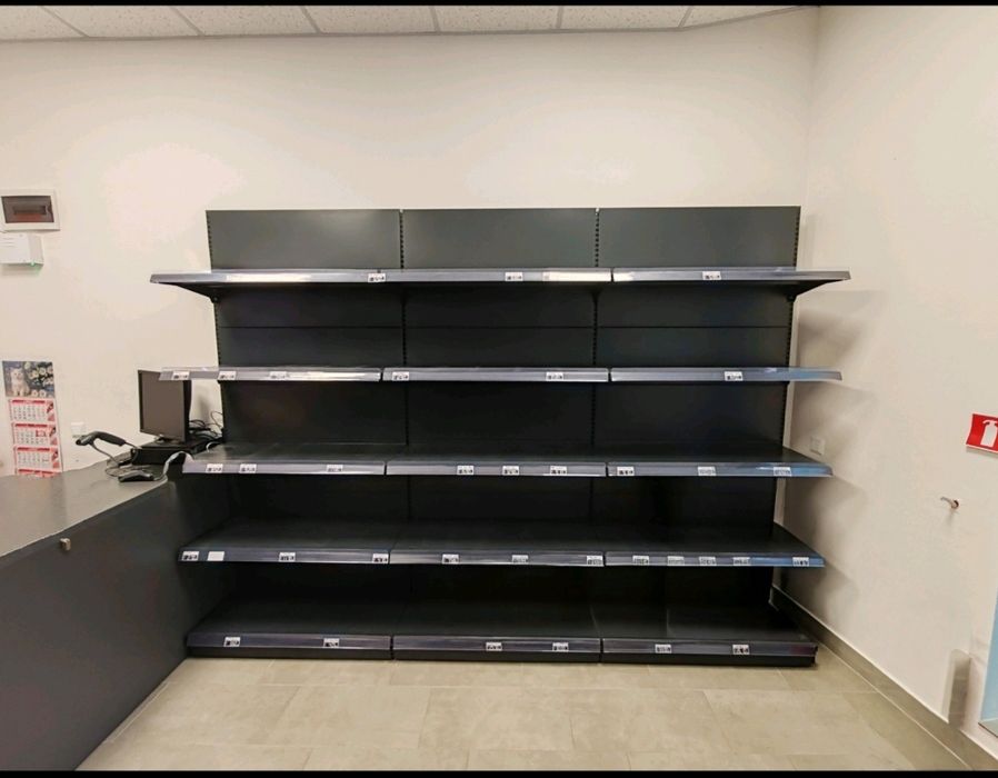 Крайстенен стелаж черен