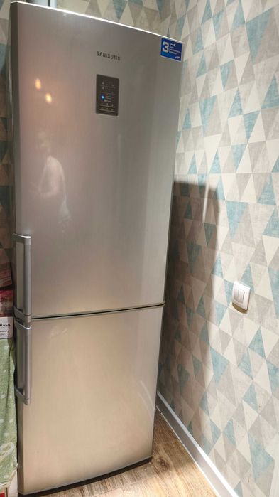 Продам , рабочий чистый холодильник