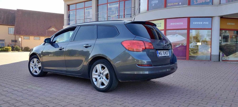 Opel astra j an 2011  motor 1,7cdti 125cp