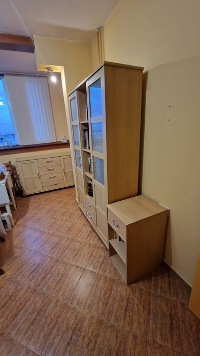 Скрин, шкафче и гардероб.