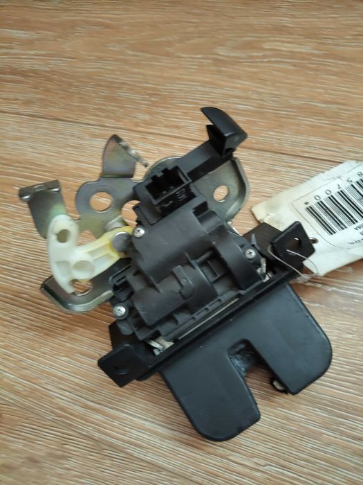 Broasca haion Audi cod OEM 8K9827505A.