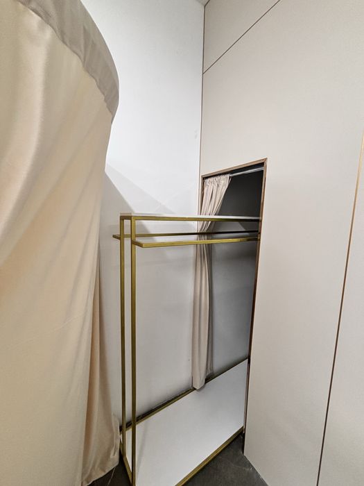 Золотой вешалка