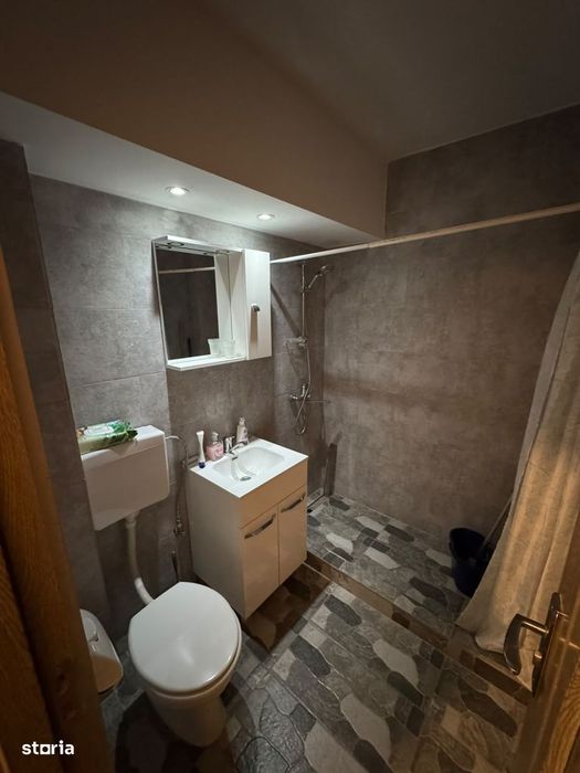 apartament cu 2 camere, semidecomandat, 46 mp., zona centrala
