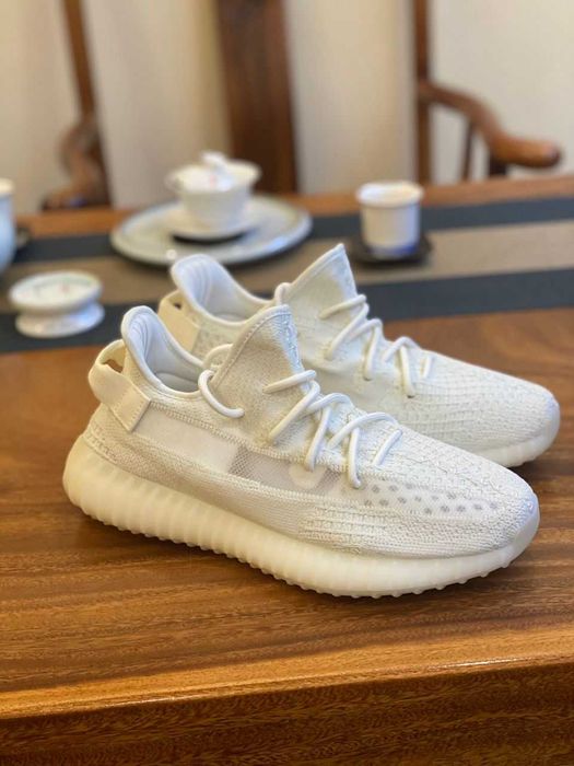 Sneakers Yeezy Bone