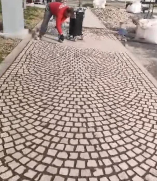 Vând piatră cubică naturală andezit și montez