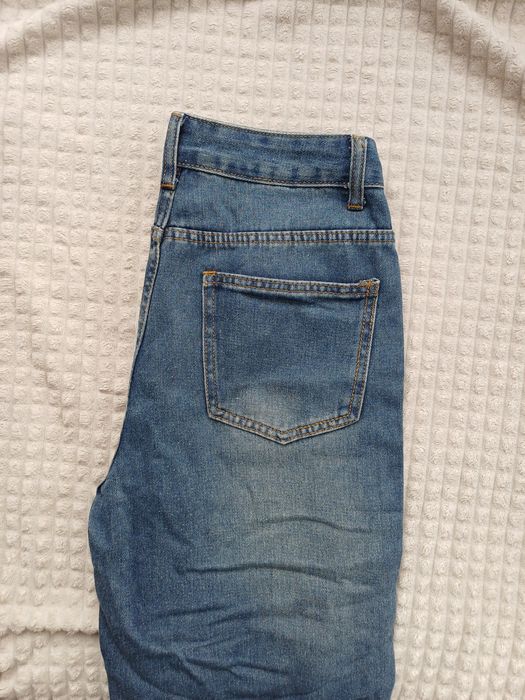 Широки дънки тип mom fit