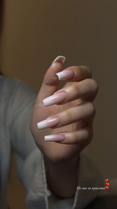 Маникюр в любое время суток.
