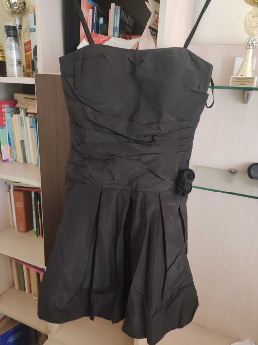 Официална черна рокля